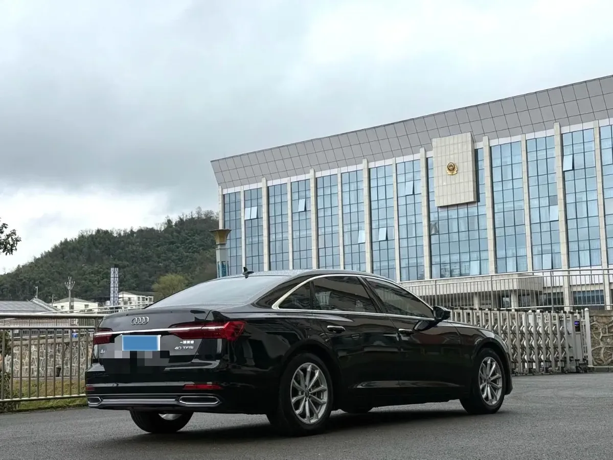 2021 Audi A6L 2.0T 190HP L4 7DCT,autocango,china used car exporter,china ev exporter,chinese used car exporter,chinese used ev exporter