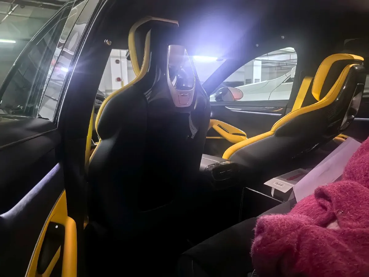 2025 MI SU7 Ultra BEV 93.7KWH,autocango,china used car exporter,china ev exporter,chinese used car exporter,chinese used ev exporter