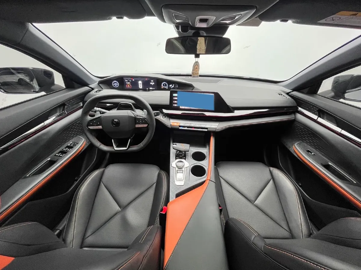 2022 ChangAn UNI-V 1.5T 188HP L4 7DCT,autocango,china used car exporter,china ev exporter,chinese used car exporter,chinese used ev exporter