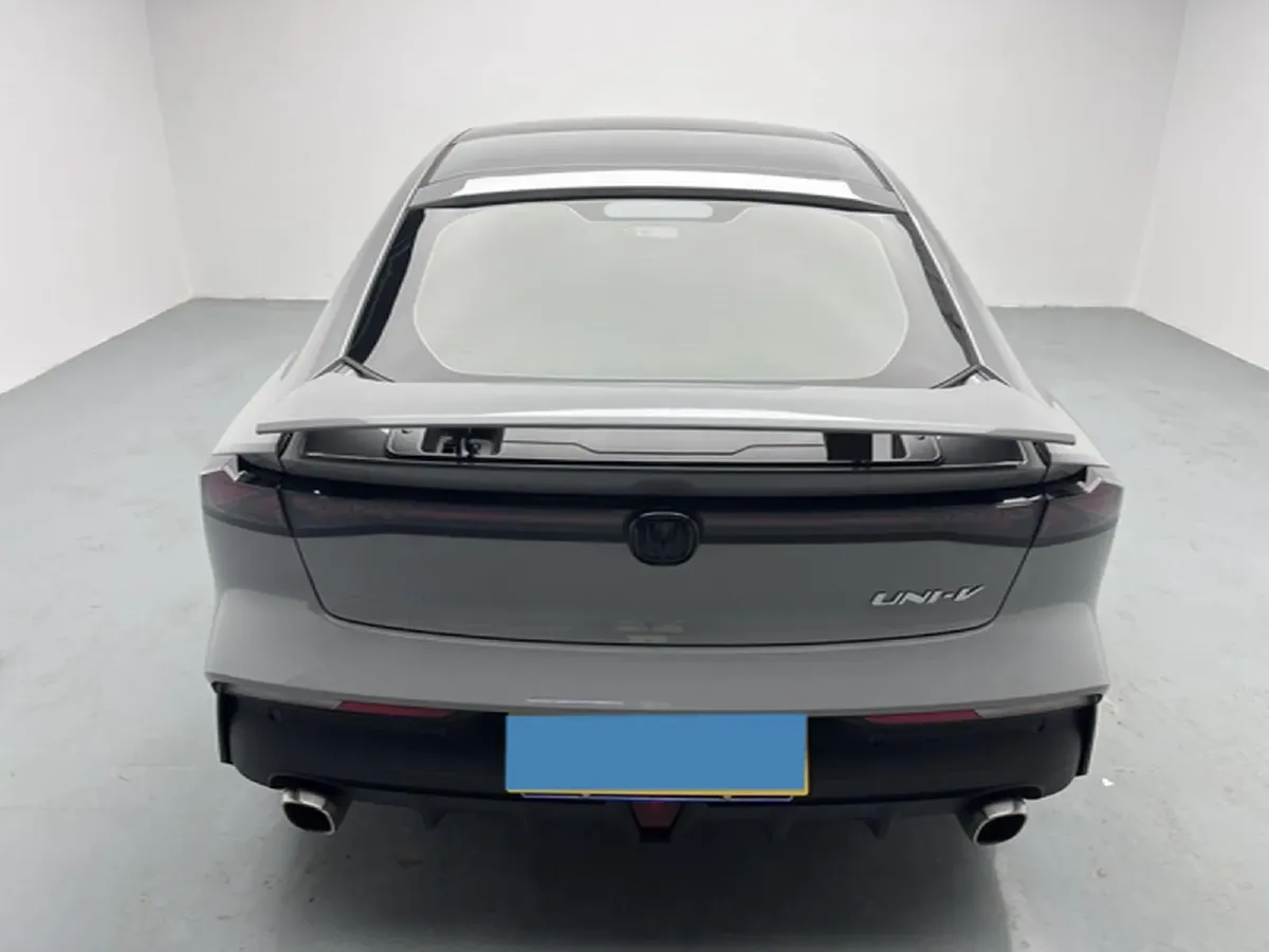 2022 ChangAn UNI-V 1.5T 188HP L4 7DCT,autocango,china used car exporter,china ev exporter,chinese used car exporter,chinese used ev exporter