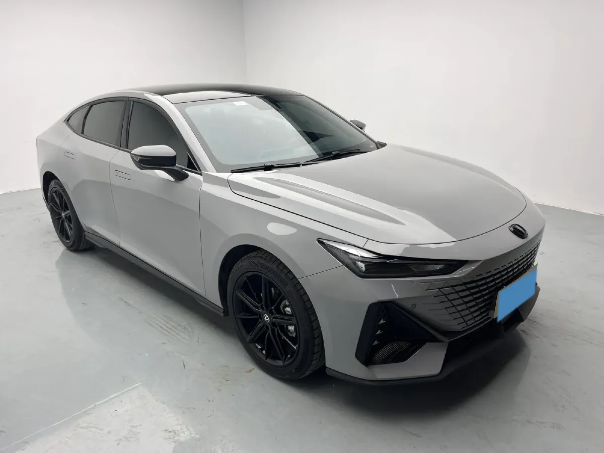 2022 ChangAn UNI-V 1.5T 188HP L4 7DCT,autocango,china used car exporter,china ev exporter,chinese used car exporter,chinese used ev exporter