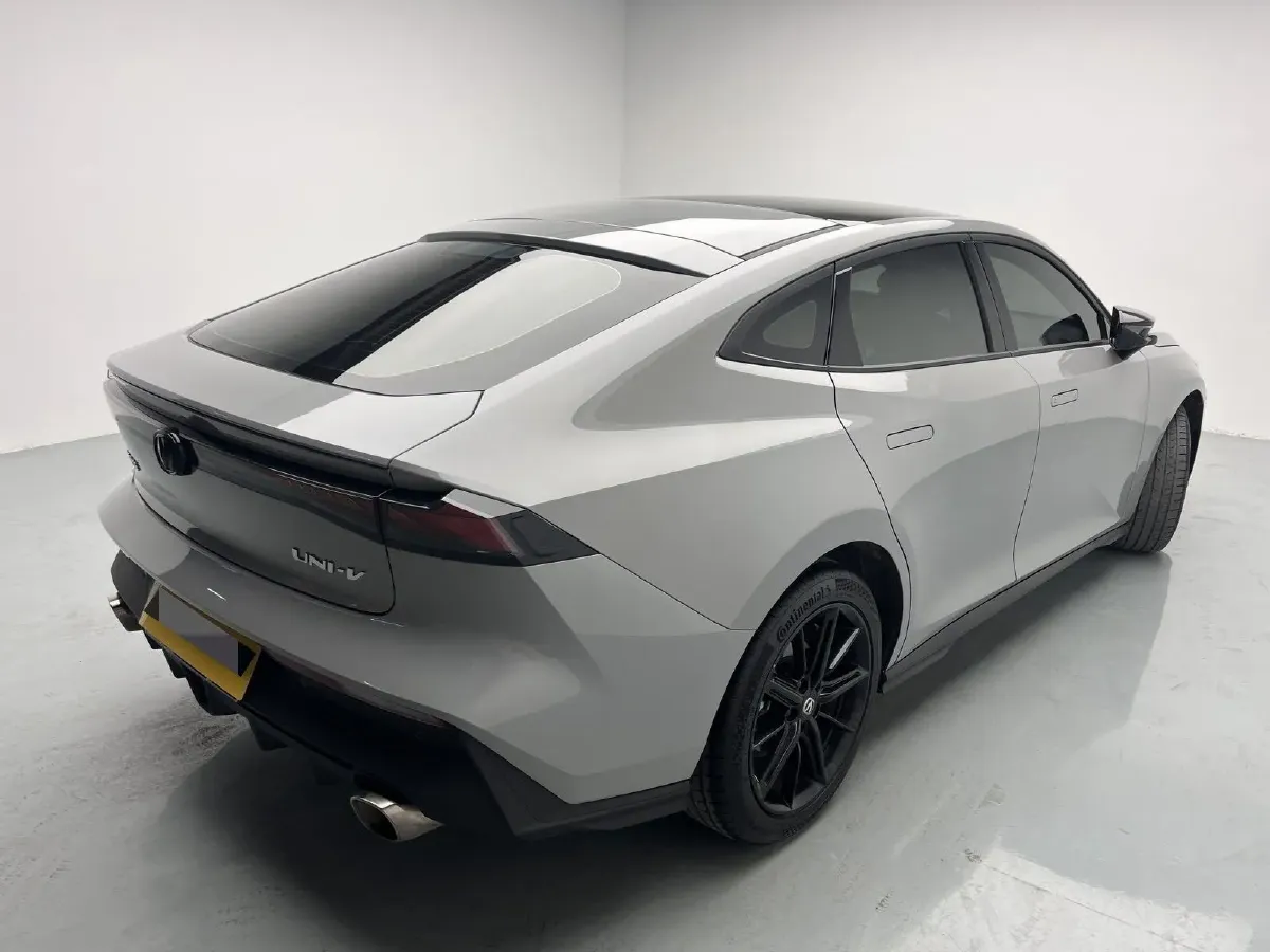 2022 ChangAn UNI-V 1.5T 188HP L4 7DCT,autocango,china used car exporter,china ev exporter,chinese used car exporter,chinese used ev exporter