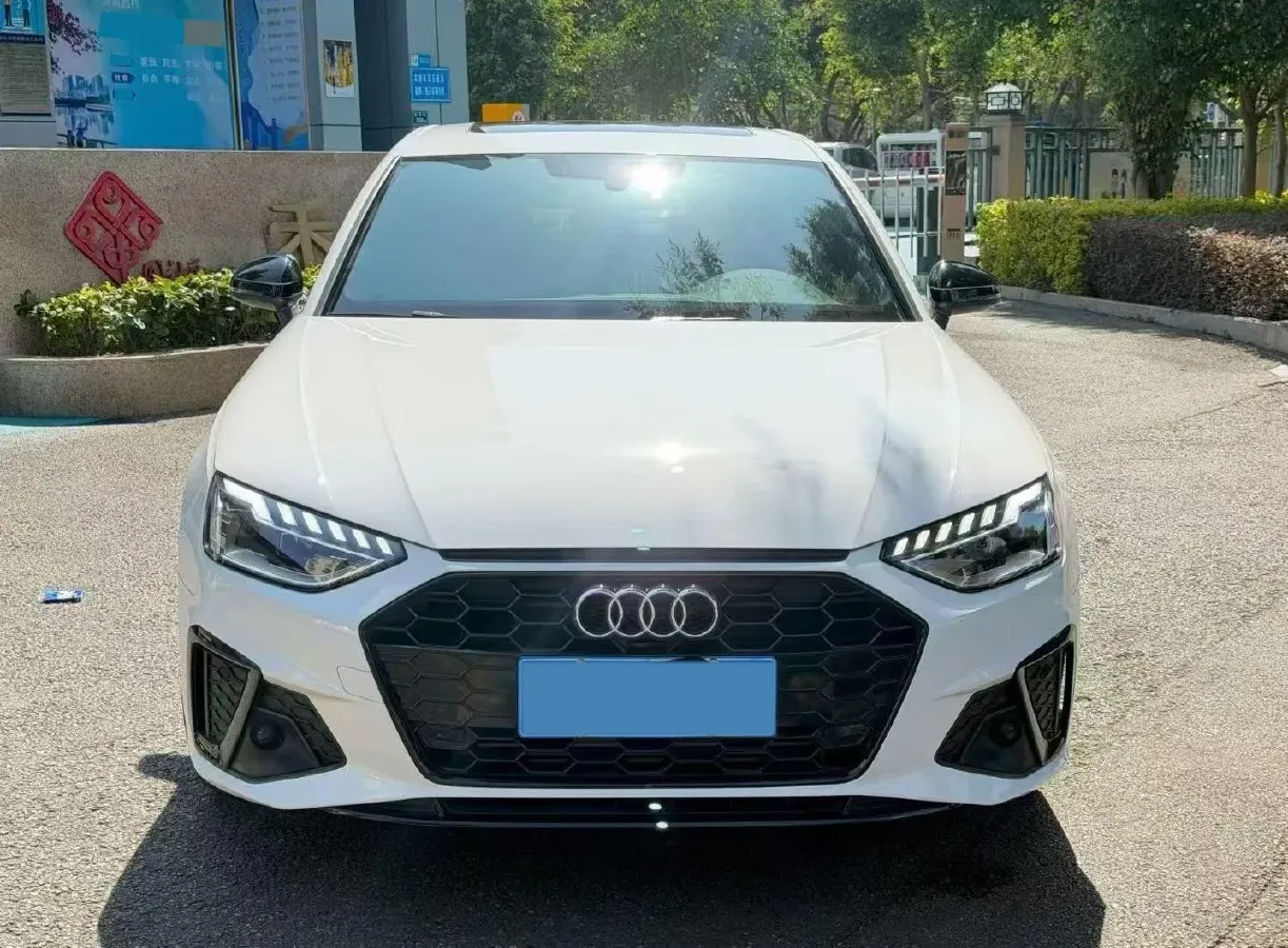 2024 Audi A4L 2.0T 190HP L4 7DCT,autocango,china used car exporter,china ev exporter,chinese used car exporter,chinese used ev exporter