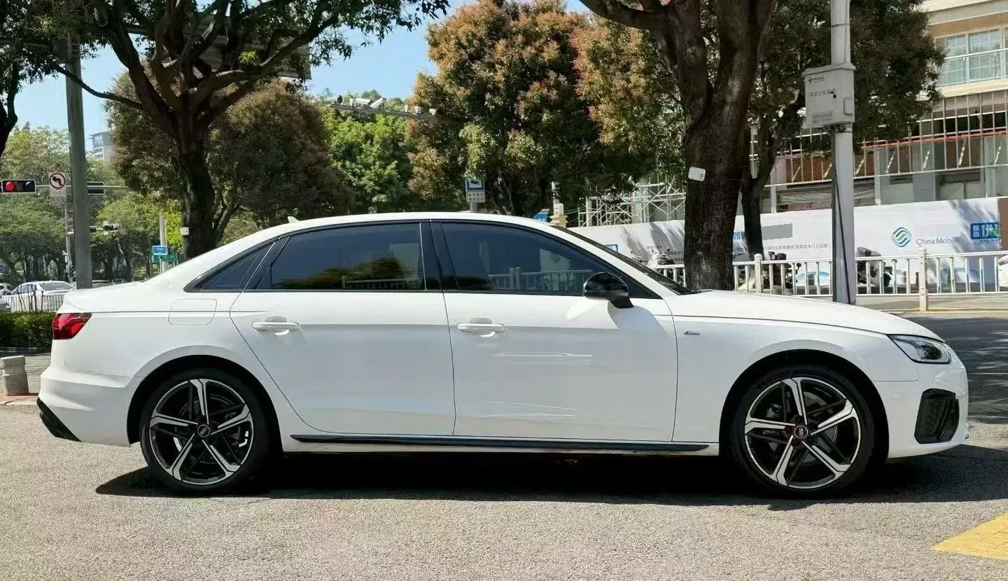 2024 Audi A4L 2.0T 190HP L4 7DCT,autocango,china used car exporter,china ev exporter,chinese used car exporter,chinese used ev exporter