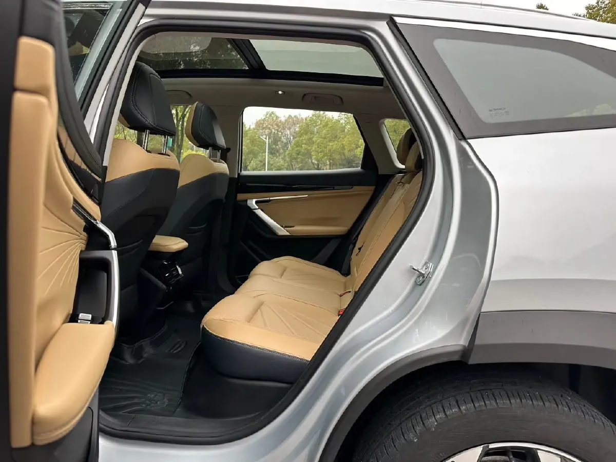 2023 Geely StarRay 1.5T 181HP L4 7DCT,autocango,china used car exporter,china ev exporter,chinese used car exporter,chinese used ev exporter