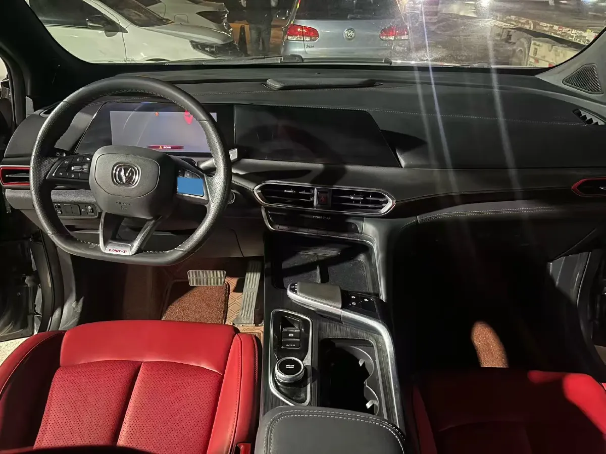 2020 ChangAn UNI-T 1.5T 180HP L4 7DCT,autocango,china used car exporter,china ev exporter,chinese used car exporter,chinese used ev exporter