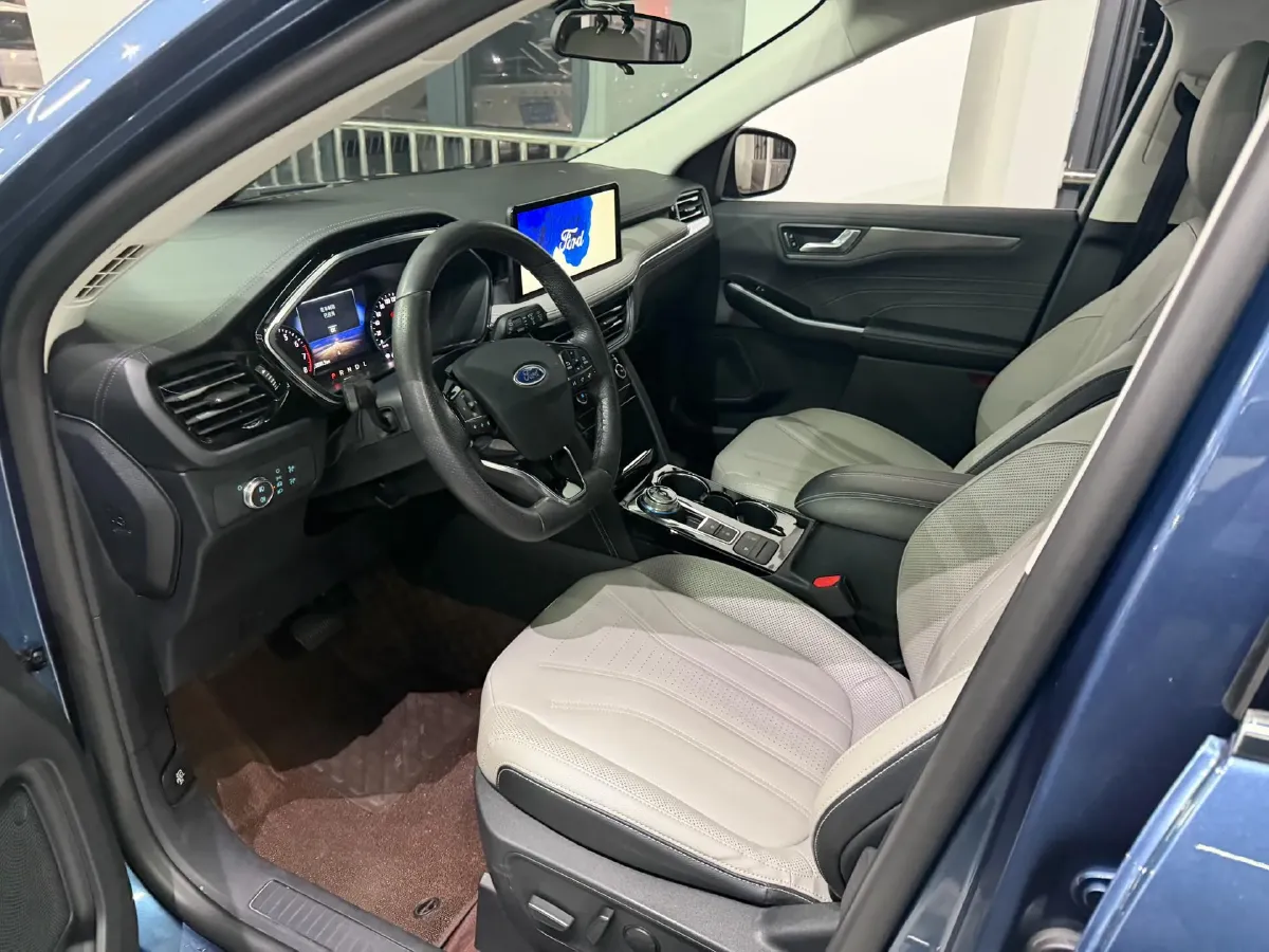 2020 Ford Escape 2.0T 248HP L4 8AT,autocango,china used car exporter,china ev exporter,chinese used car exporter,chinese used ev exporter
