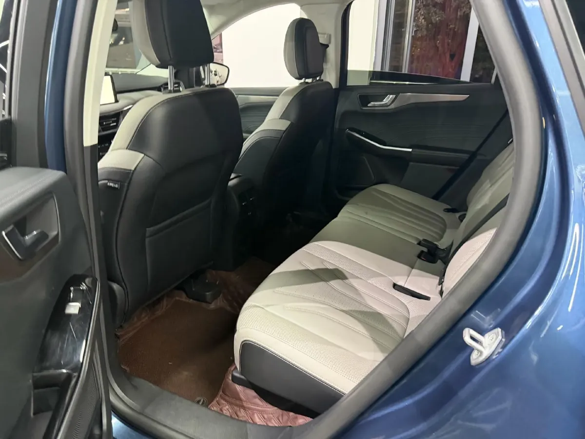 2020 Ford Escape 2.0T 248HP L4 8AT,autocango,china used car exporter,china ev exporter,chinese used car exporter,chinese used ev exporter