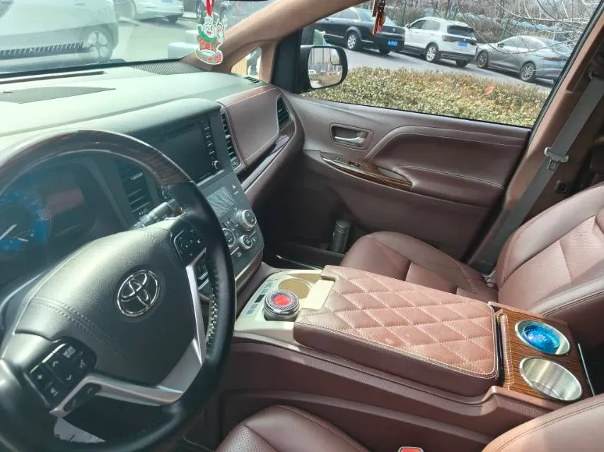 2019 Toyota Camry 2.0L 178HP L4 CVT,autocango,china used car exporter,china ev exporter,chinese used car exporter,chinese used ev exporter