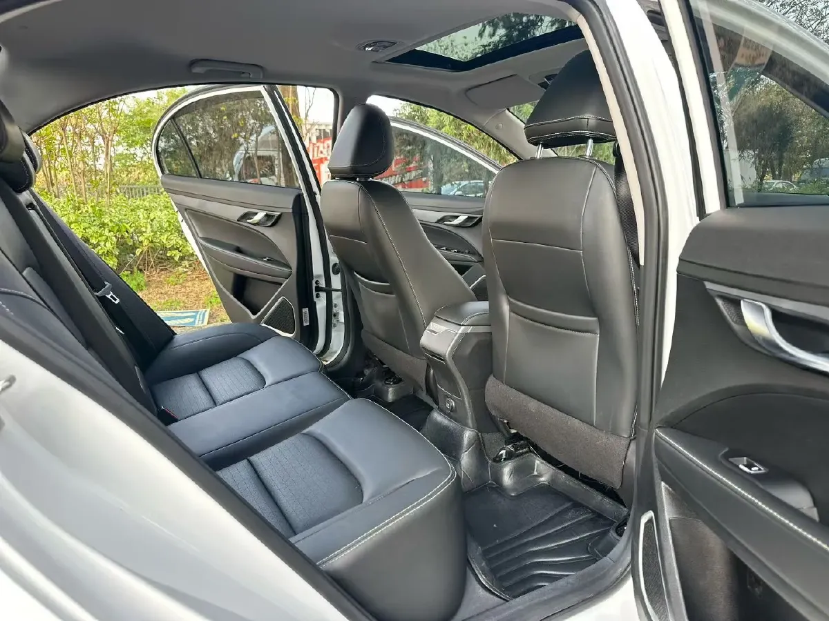 2021 Geely Emgrand 1.5L 109HP L4 CVT,autocango,china used car exporter,china ev exporter,chinese used car exporter,chinese used ev exporter