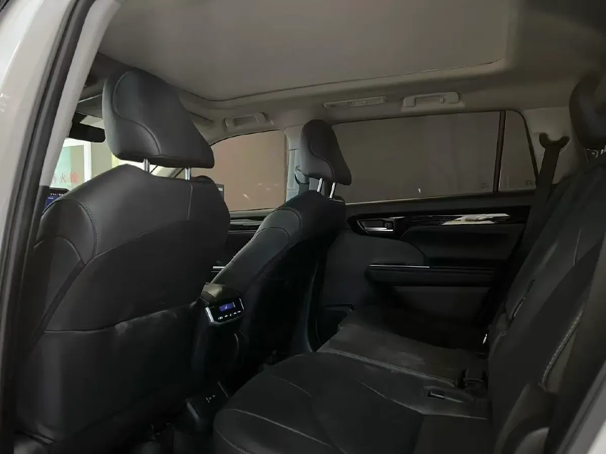 2023 Toyota Highlander 2.5L 189HP L4 E-CVT Hybrid,autocango,china used car exporter,china ev exporter,chinese used car exporter,chinese used ev exporter