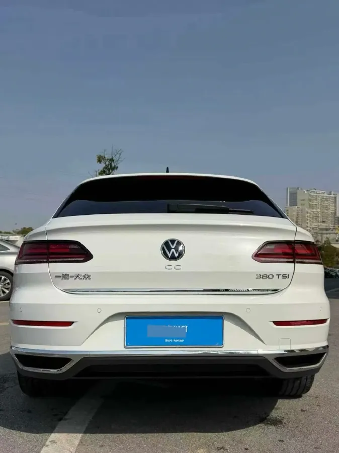 2023 Volkswagen CC 2.0T 220HP L4 7DCT,autocango,china used car exporter,china ev exporter,chinese used car exporter,chinese used ev exporter