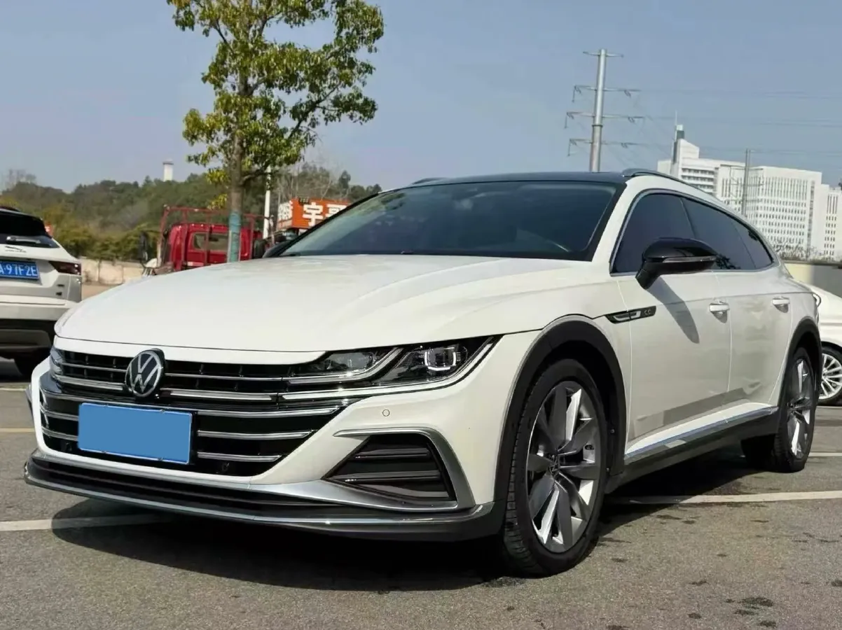 2023 Volkswagen CC 2.0T 220HP L4 7DCT,autocango,china used car exporter,china ev exporter,chinese used car exporter,chinese used ev exporter