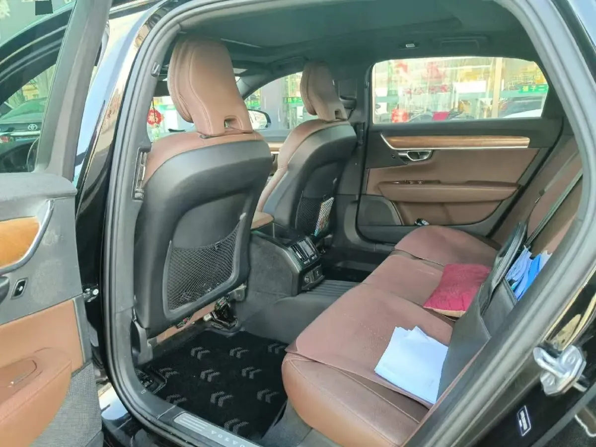 2022 Volvo S90 2.0T 250HP L4 8AT,autocango,china used car exporter,china ev exporter,chinese used car exporter,chinese used ev exporter