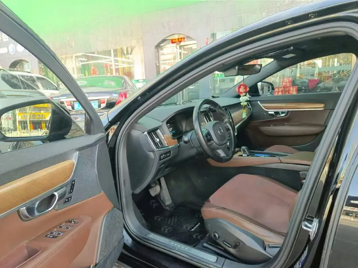 2022 Volvo S90 2.0T 250HP L4 8AT,autocango,china used car exporter,china ev exporter,chinese used car exporter,chinese used ev exporter