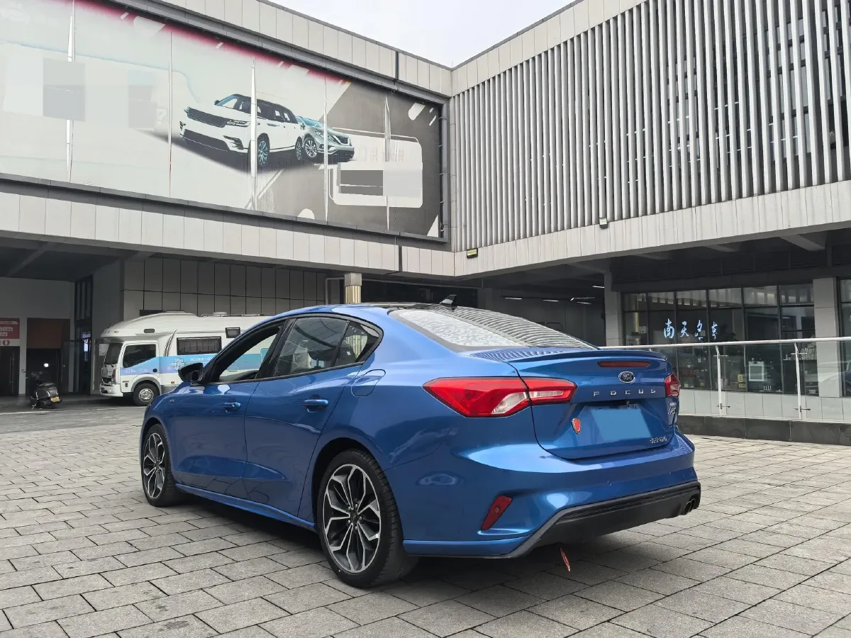 2020 Ford Focus 1.5T 174HP L3 8AT,autocango,china used car exporter,china ev exporter,chinese used car exporter,chinese used ev exporter