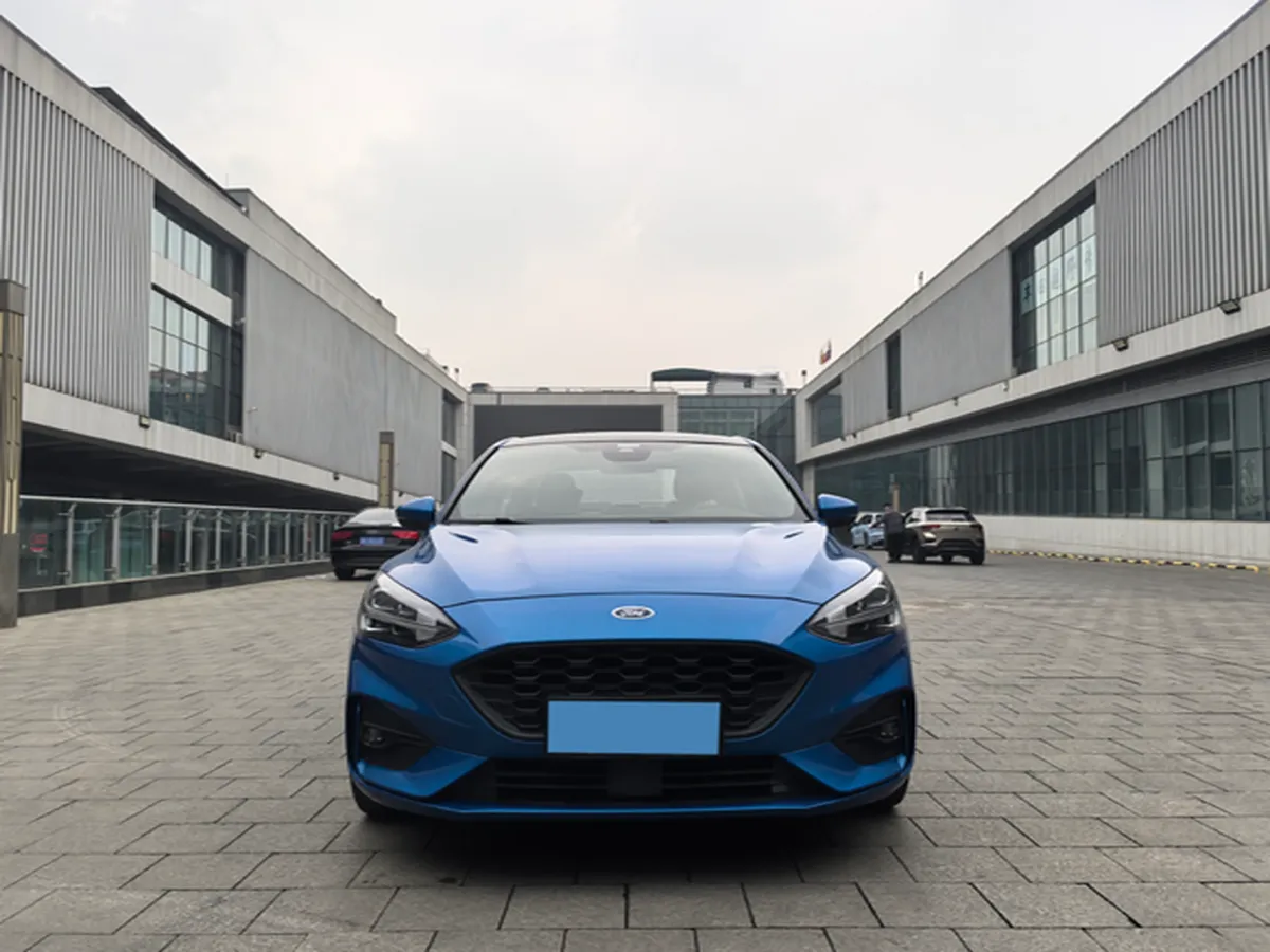 2020 Ford Focus 1.5T 174HP L3 8AT,autocango,china used car exporter,china ev exporter,chinese used car exporter,chinese used ev exporter