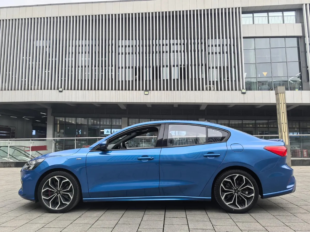 2020 Ford Focus 1.5T 174HP L3 8AT,autocango,china used car exporter,china ev exporter,chinese used car exporter,chinese used ev exporter