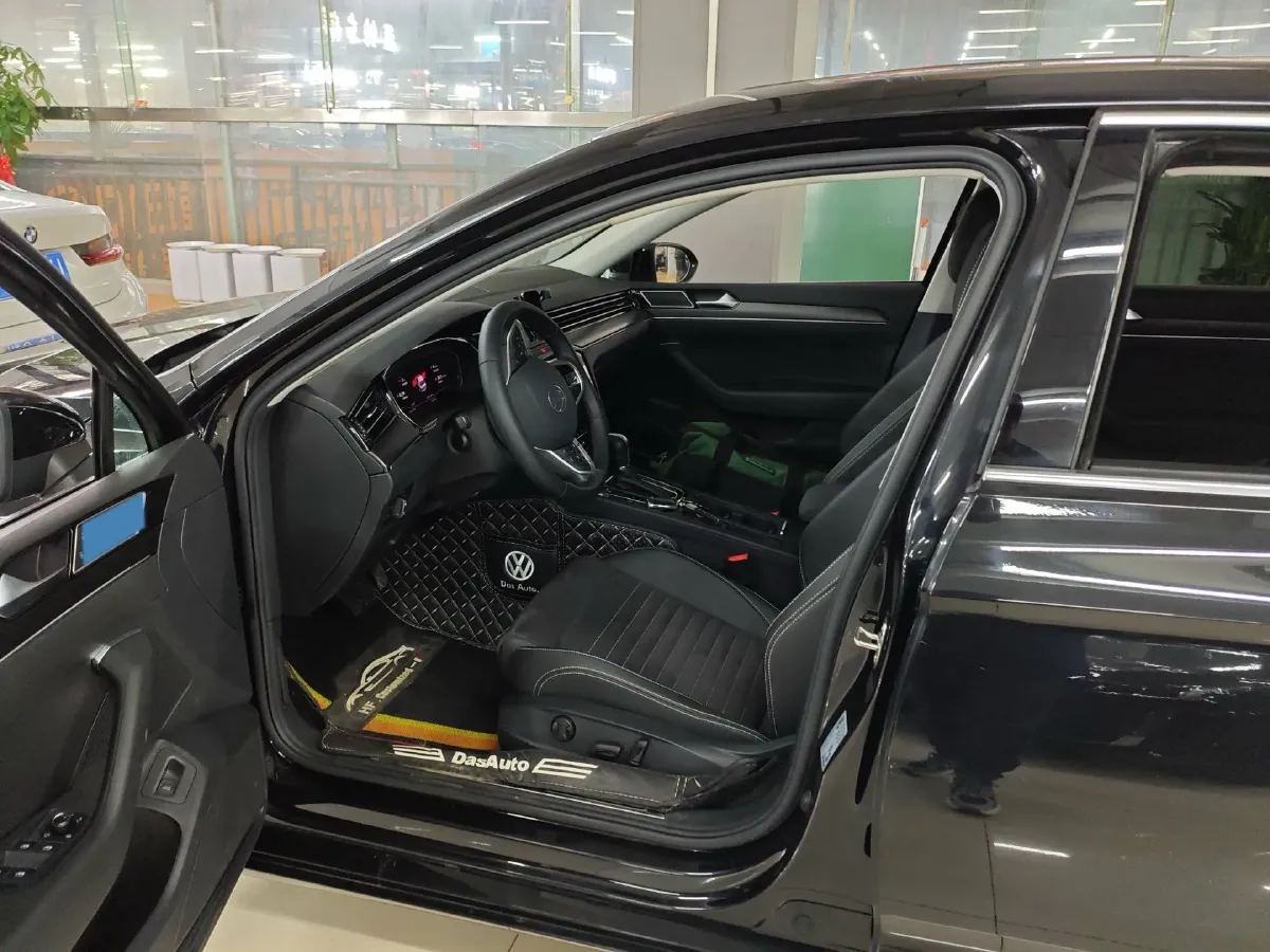 2020 Volkswagen Magotan 2.0T 186HP L4 7DCT,autocango,china used car exporter,china ev exporter,chinese used car exporter,chinese used ev exporter