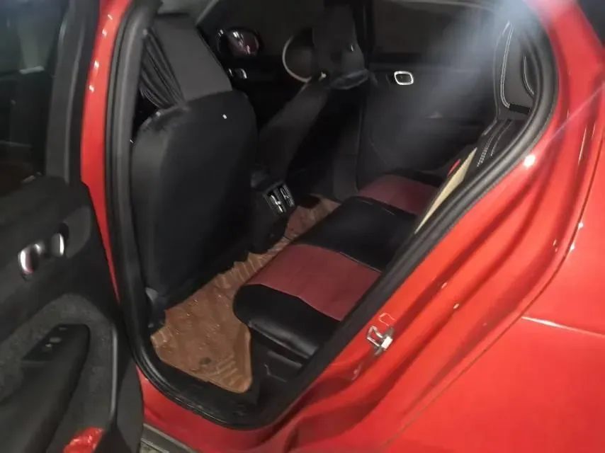 2021 Volvo XC40 2.0T 190HP L4 8AT,autocango,china used car exporter,china ev exporter,chinese used car exporter,chinese used ev exporter