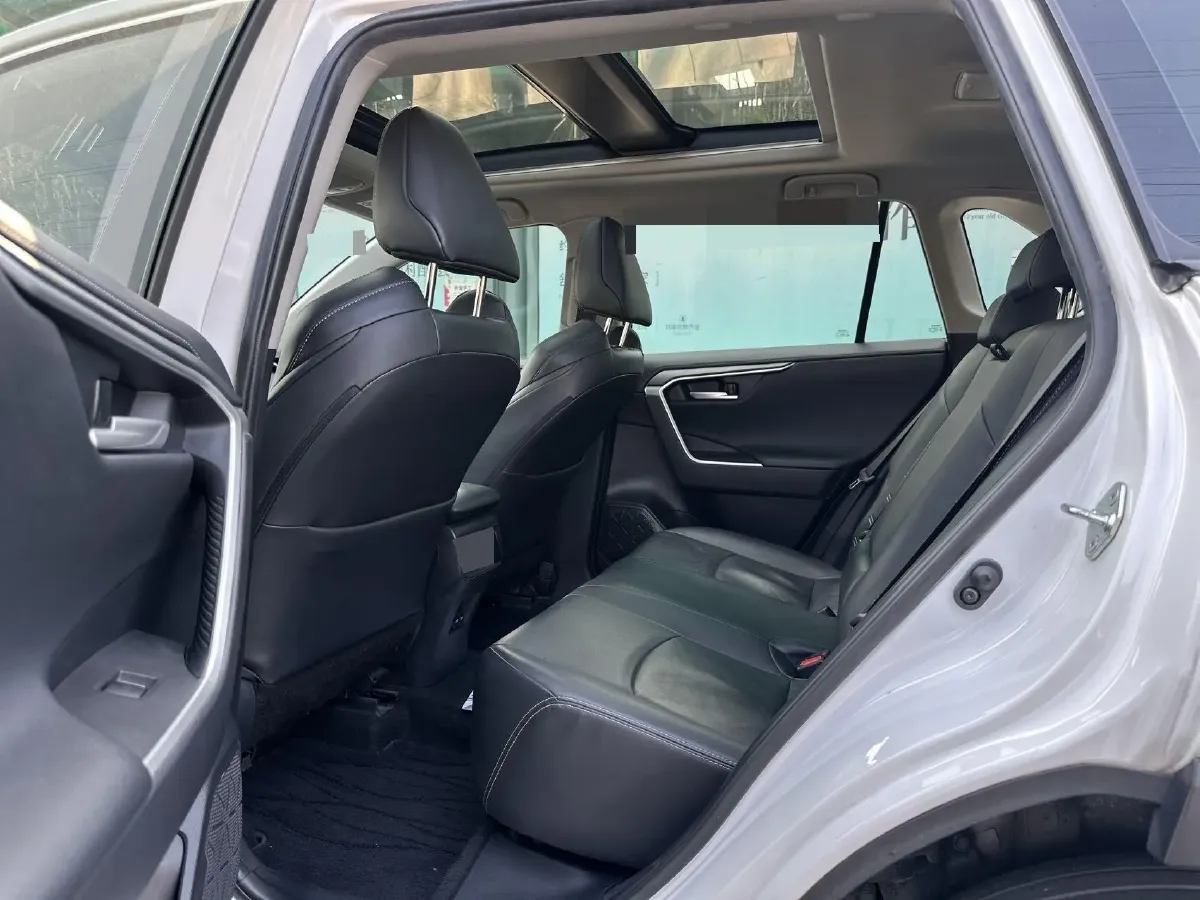 2023 Toyota Frontlander 2.0L 171HP L4 CVT,autocango,china used car exporter,china ev exporter,chinese used car exporter,chinese used ev exporter