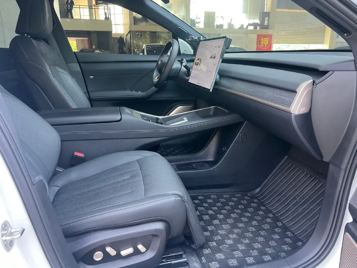 2024 ONVO L60 BEV 60KWH,autocango,china used car exporter,china ev exporter,chinese used car exporter,chinese used ev exporter