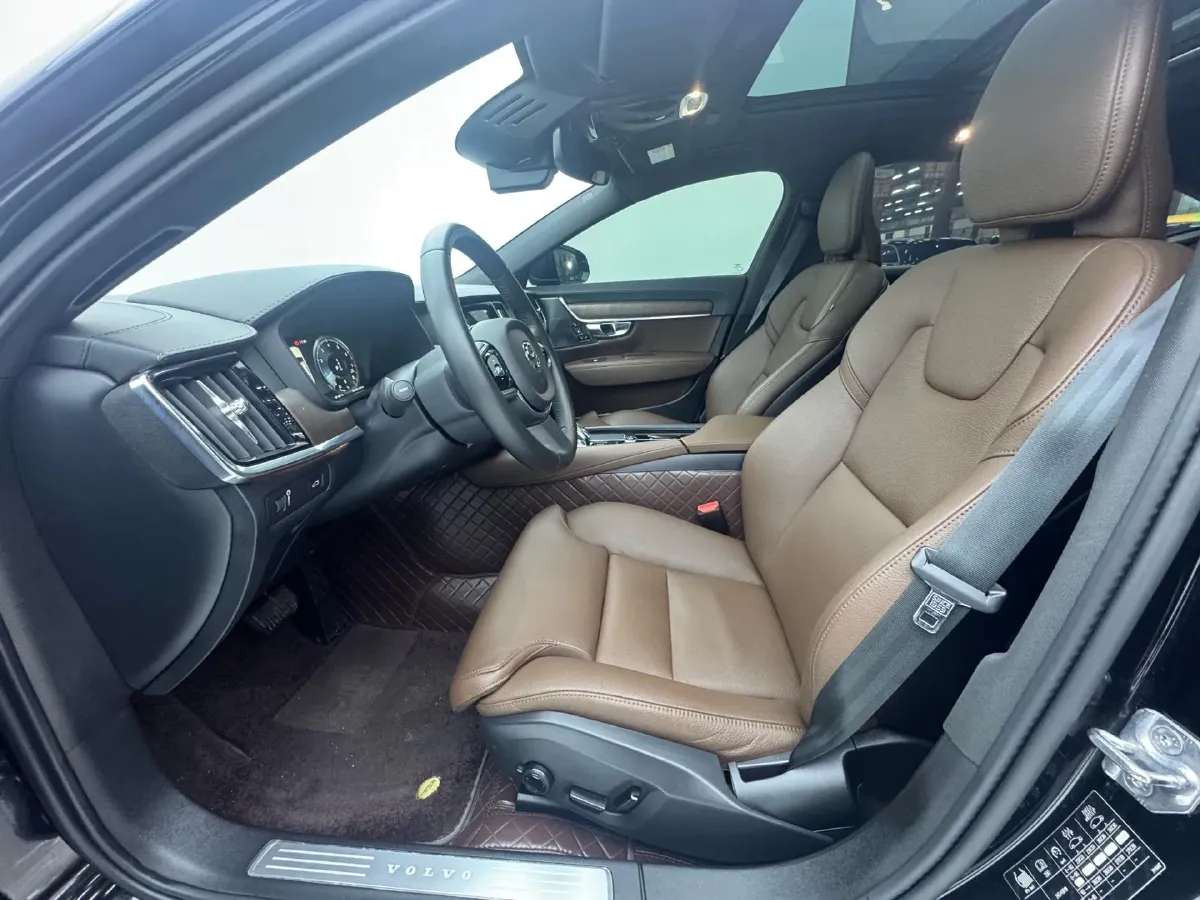 2021 Volvo S90 2.0T 250HP L4 8AT,autocango,china used car exporter,china ev exporter,chinese used car exporter,chinese used ev exporter