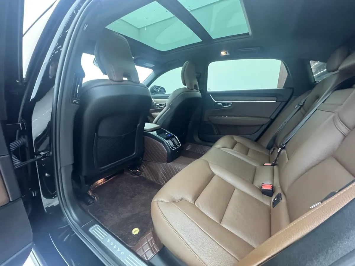 2021 Volvo S90 2.0T 250HP L4 8AT,autocango,china used car exporter,china ev exporter,chinese used car exporter,chinese used ev exporter