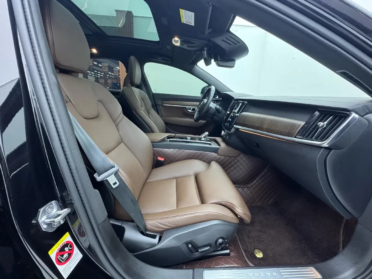 2021 Volvo S90 2.0T 250HP L4 8AT,autocango,china used car exporter,china ev exporter,chinese used car exporter,chinese used ev exporter