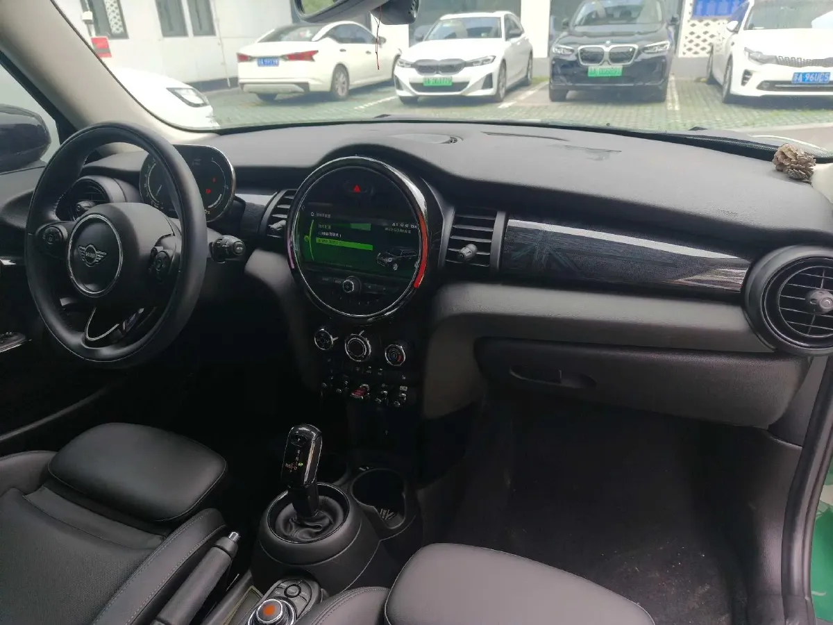 2021 MINI MINI 1.5T 136HP L3 7DCT,autocango,china used car exporter,china ev exporter,chinese used car exporter,chinese used ev exporter