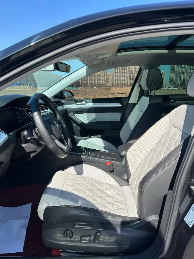 2023 Volkswagen Magotan 2.0T 220HP L4 7DCT,autocango,china used car exporter,china ev exporter,chinese used car exporter,chinese used ev exporter