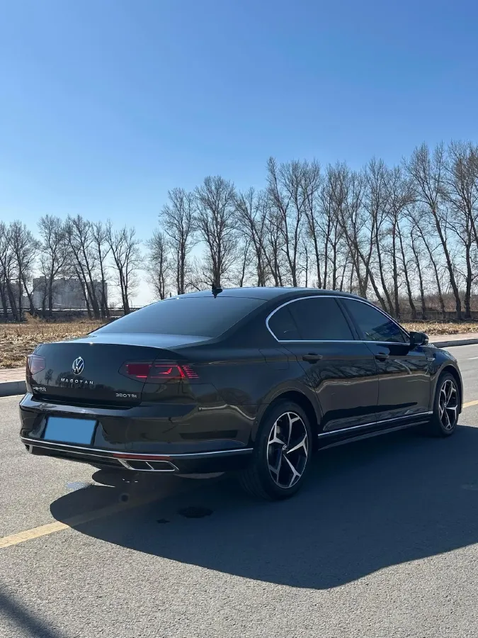 2023 Volkswagen Magotan 2.0T 220HP L4 7DCT,autocango,china used car exporter,china ev exporter,chinese used car exporter,chinese used ev exporter