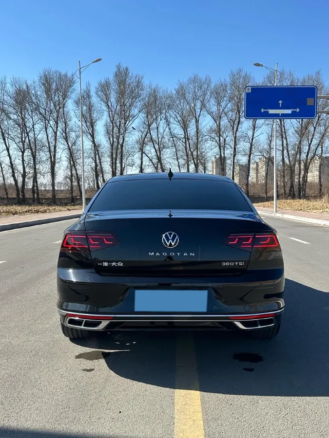 2023 Volkswagen Magotan 2.0T 220HP L4 7DCT,autocango,china used car exporter,china ev exporter,chinese used car exporter,chinese used ev exporter