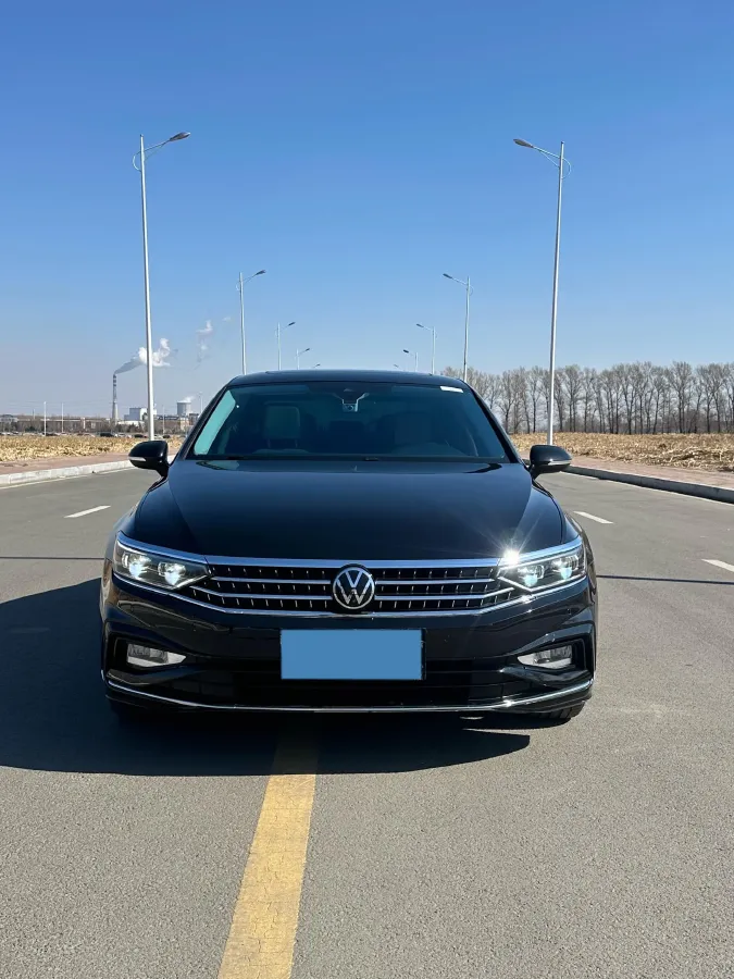 2023 Volkswagen Magotan 2.0T 220HP L4 7DCT,autocango,china used car exporter,china ev exporter,chinese used car exporter,chinese used ev exporter