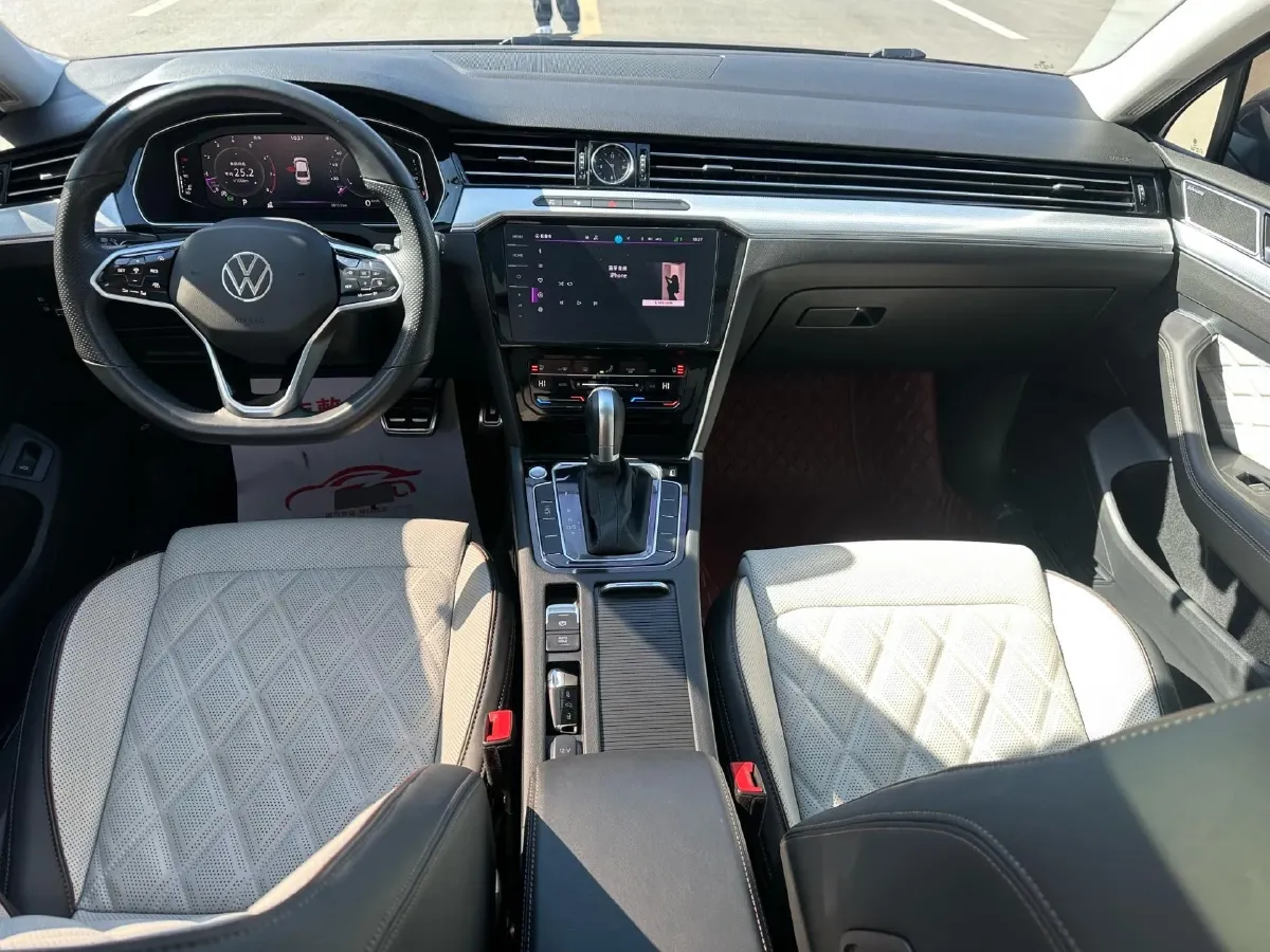 2023 Volkswagen Magotan 2.0T 220HP L4 7DCT,autocango,china used car exporter,china ev exporter,chinese used car exporter,chinese used ev exporter