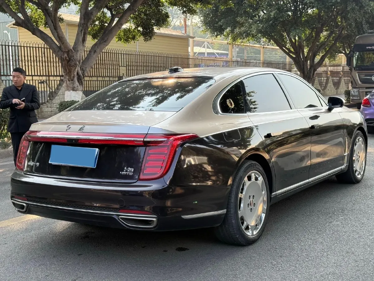 2020 HongQi H9 2.0T 252HP L4 7DCT,autocango,china used car exporter,china ev exporter,chinese used car exporter,chinese used ev exporter