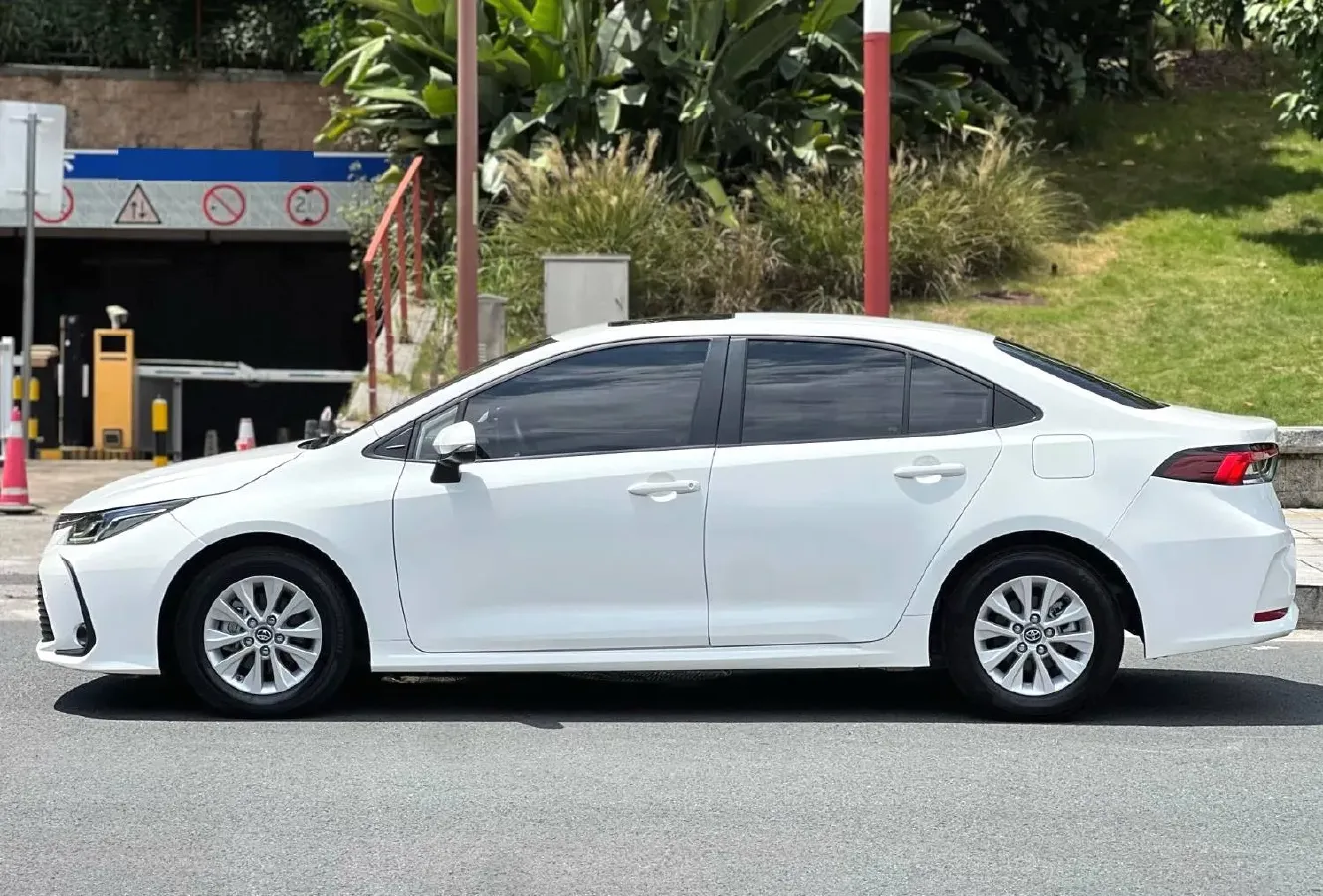 2021 Toyota Corolla 1.5L 121HP L3 CVT,autocango,china used car exporter,china ev exporter,chinese used car exporter,chinese used ev exporter