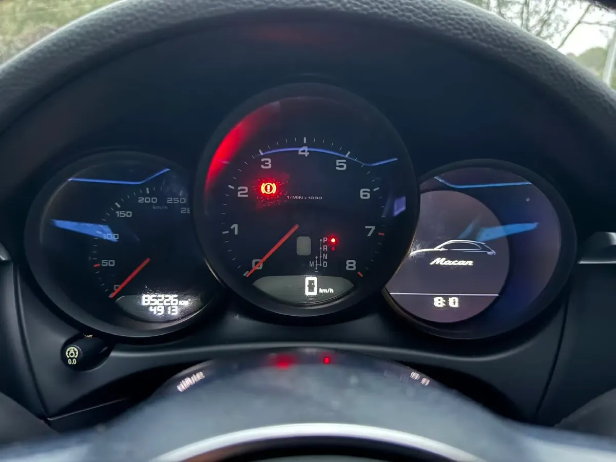 2017 Porsche Macan 2.0T 252HP L4 7DCT,autocango,china used car exporter,china ev exporter,chinese used car exporter,chinese used ev exporter