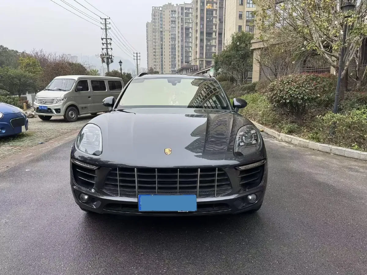 2017 Porsche Macan 2.0T 252HP L4 7DCT,autocango,china used car exporter,china ev exporter,chinese used car exporter,chinese used ev exporter