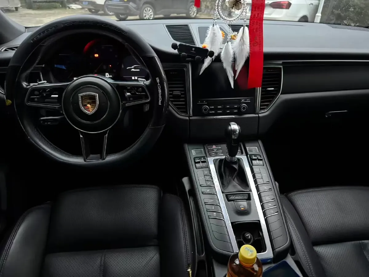 2017 Porsche Macan 2.0T 252HP L4 7DCT,autocango,china used car exporter,china ev exporter,chinese used car exporter,chinese used ev exporter