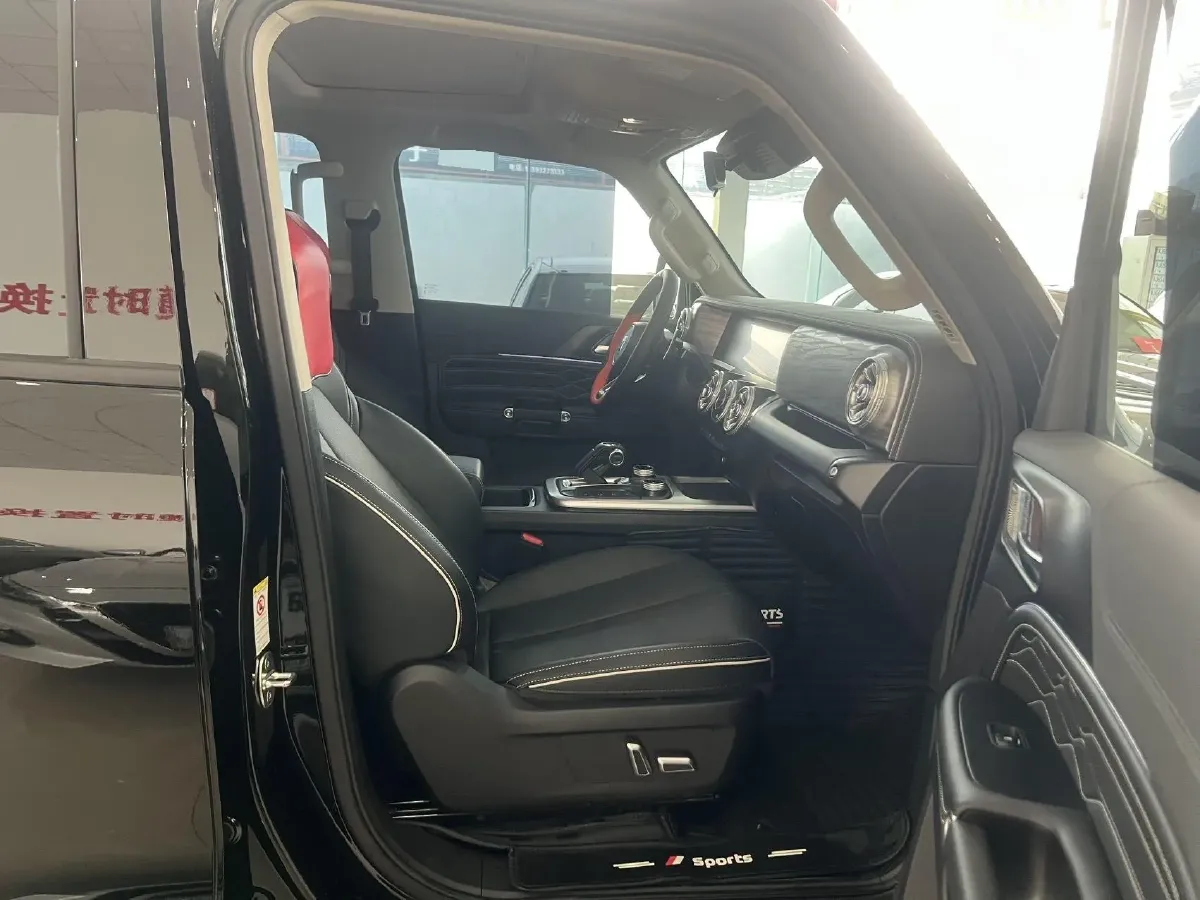 2024 Tank 300 2.0T 227HP L4 8AT,autocango,china used car exporter,china ev exporter,chinese used car exporter,chinese used ev exporter