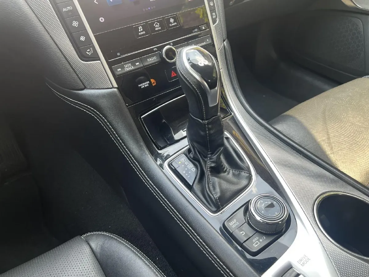 2018 Jeep Grand Commander 2.0T 265HP L4 9AT,autocango,china used car exporter,china ev exporter,chinese used car exporter,chinese used ev exporter