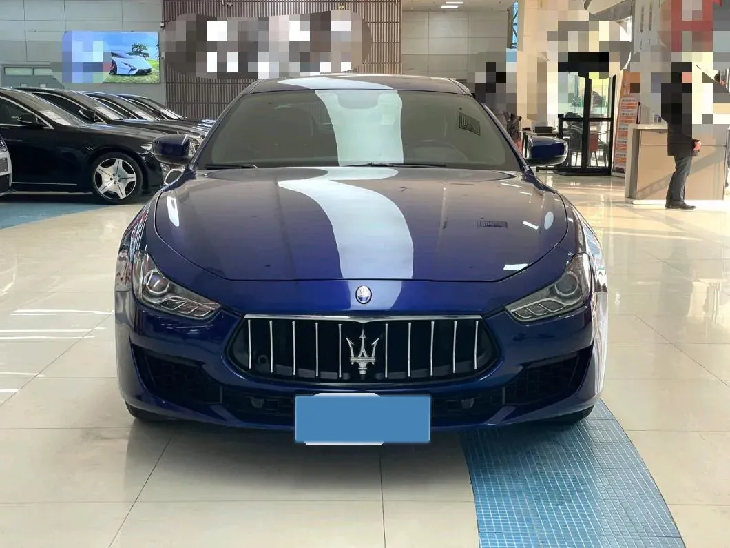2021 Maserati Ghibli 2.0T 330HP L4 8AT,autocango,china used car exporter,china ev exporter,chinese used car exporter,chinese used ev exporter
