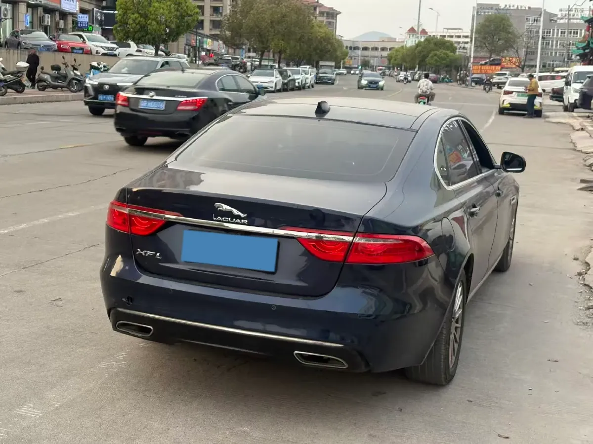 2018 Jaguar XFL 2.0T 200HP L4 8AT,autocango,china used car exporter,china ev exporter,chinese used car exporter,chinese used ev exporter