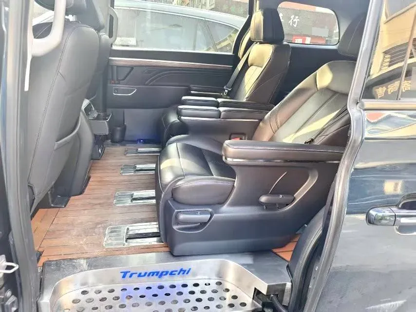 2021 GAC Trumpchi M8 2.0T 252HP L4 8AT,autocango,china used car exporter,china ev exporter,chinese used car exporter,chinese used ev exporter