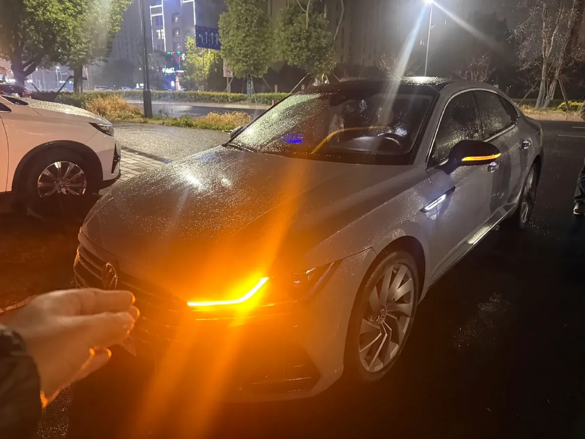 2023 Volkswagen CC 2.0T 220HP L4 7DCT,autocango,china used car exporter,china ev exporter,chinese used car exporter,chinese used ev exporter