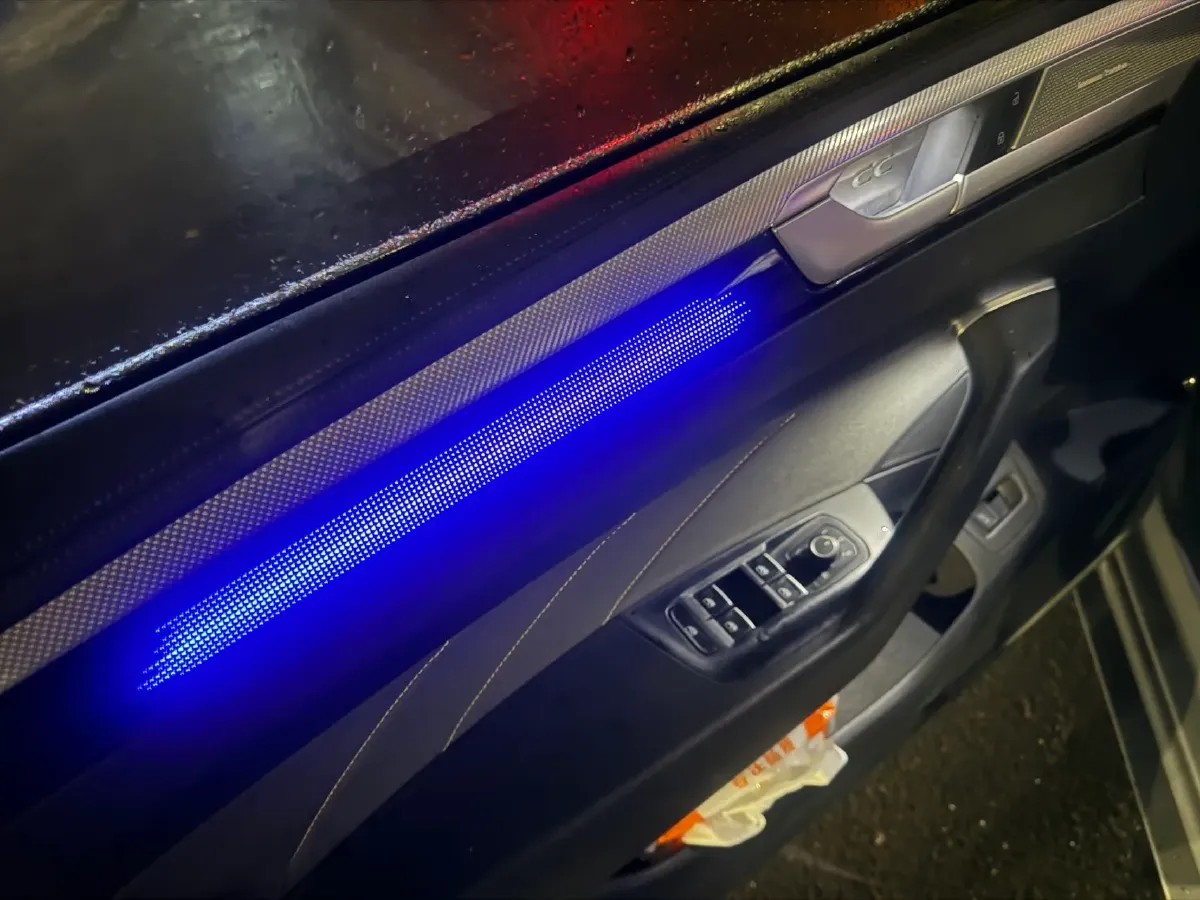 2023 Volkswagen CC 2.0T 220HP L4 7DCT,autocango,china used car exporter,china ev exporter,chinese used car exporter,chinese used ev exporter