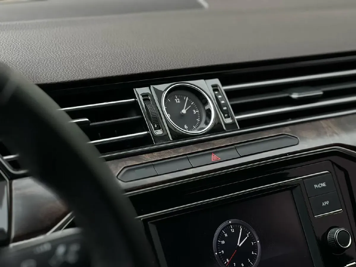 2018 Volkswagen Magotan 1.8T 180HP L4 7DCT,autocango,china used car exporter,china ev exporter,chinese used car exporter,chinese used ev exporter