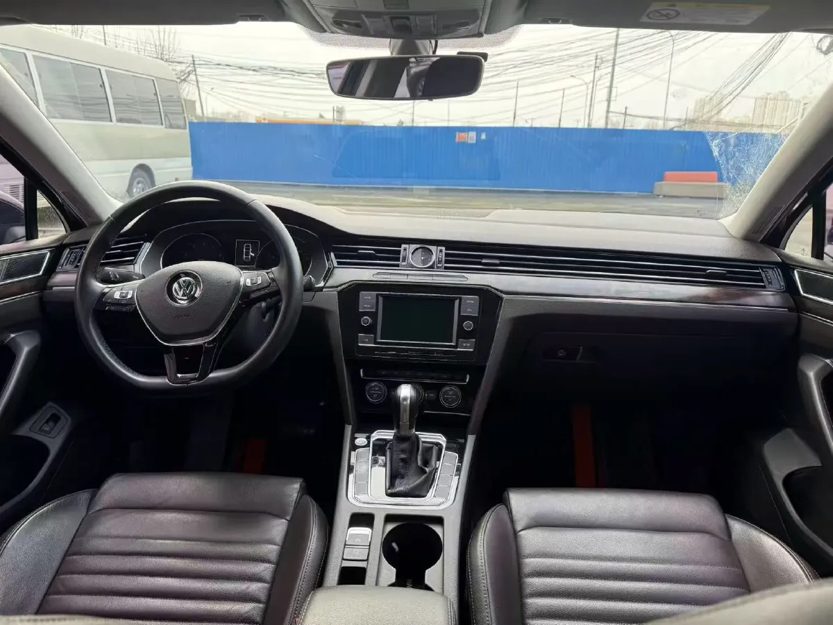 2018 Volkswagen Magotan 1.8T 180HP L4 7DCT,autocango,china used car exporter,china ev exporter,chinese used car exporter,chinese used ev exporter