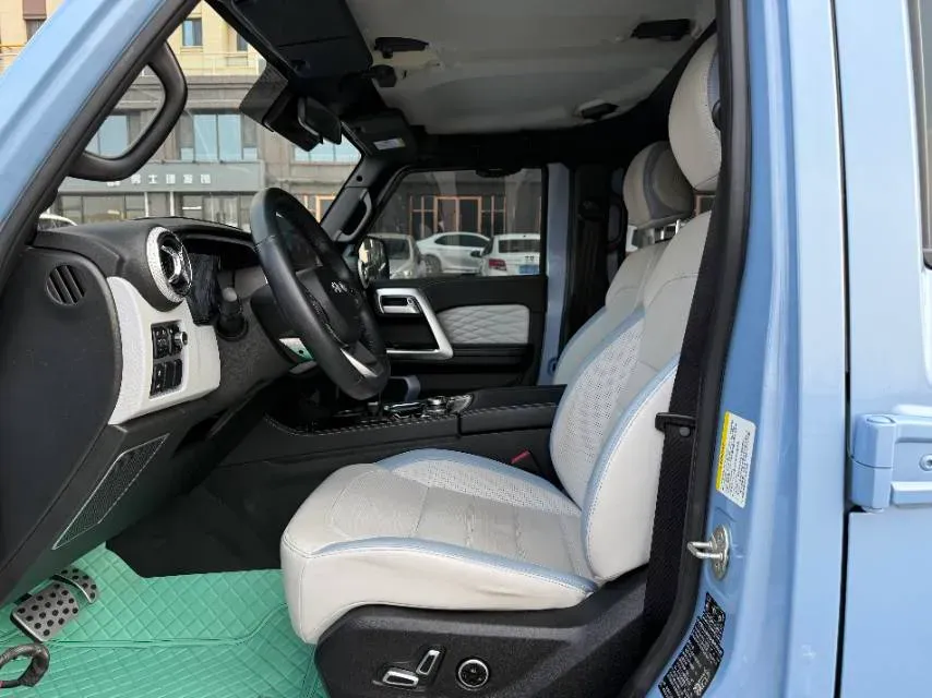 2023 Beijing BJ40 2.0T 224HP L4 8AT,autocango,china used car exporter,china ev exporter,chinese used car exporter,chinese used ev exporter